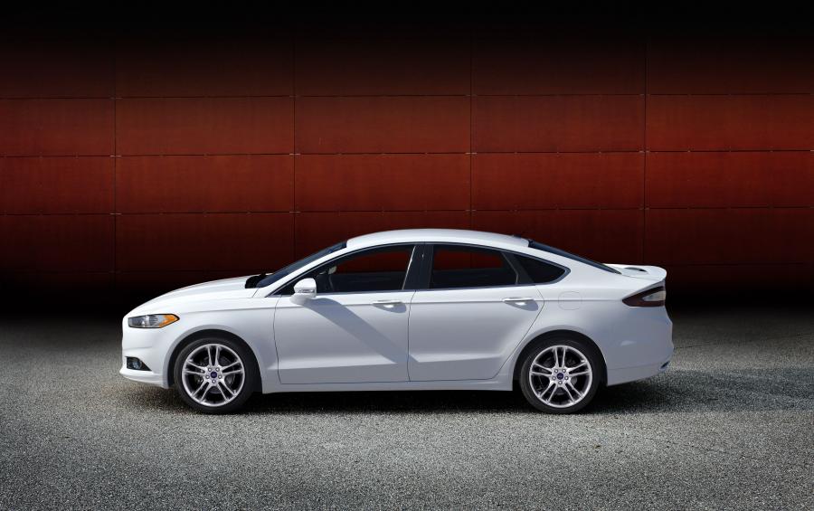  Ford Fusion 2013 года  (US) (фото 7 из 202)